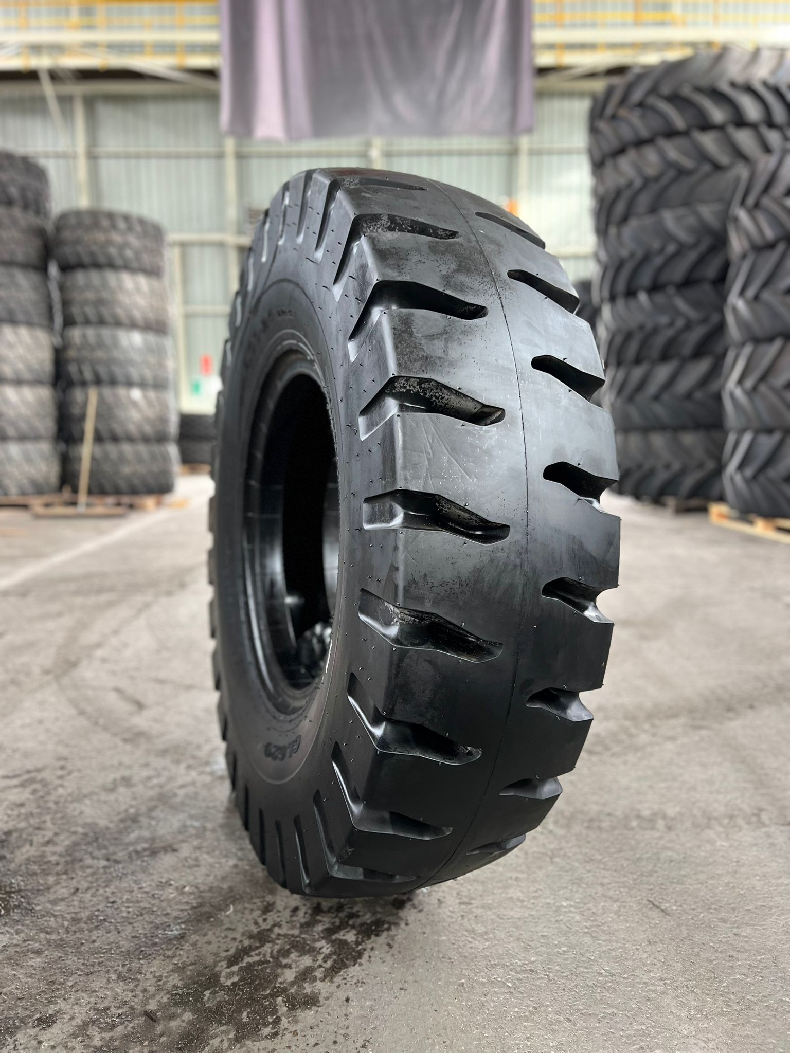 14.00-24 Westlake CL629 28PR 198A2/195A5 TT/TL 2 14.00-24 Westlake CL629 28PR 198A2/195A5 TT/TL 2